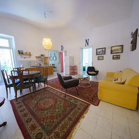 In Centro Con Terrazzo Per 11 Persone * カターニア