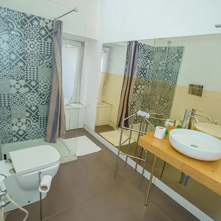 In Centro Con Terrazzo Per 11 Persone アパート カターニア