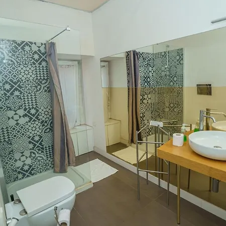 アパート In Centro Con Terrazzo Per 11 Persone