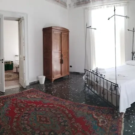 In Centro Con Terrazzo Per 11 Persone アパート