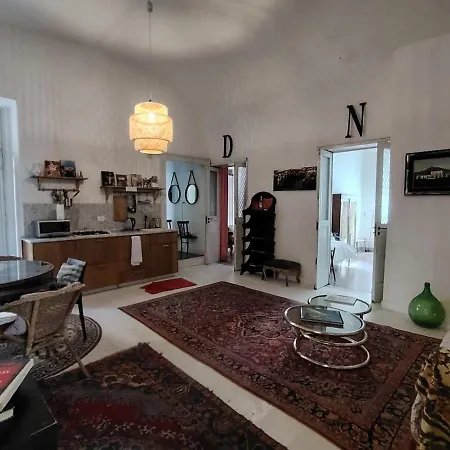 Apartment In Centro Con Terrazzo Per 11 Persone