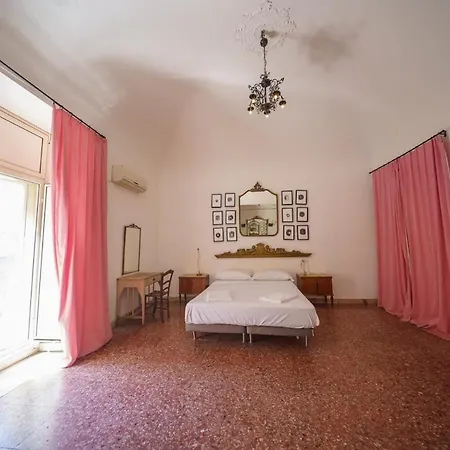 Apartment In Centro Con Terrazzo Per 11 Persone Catania