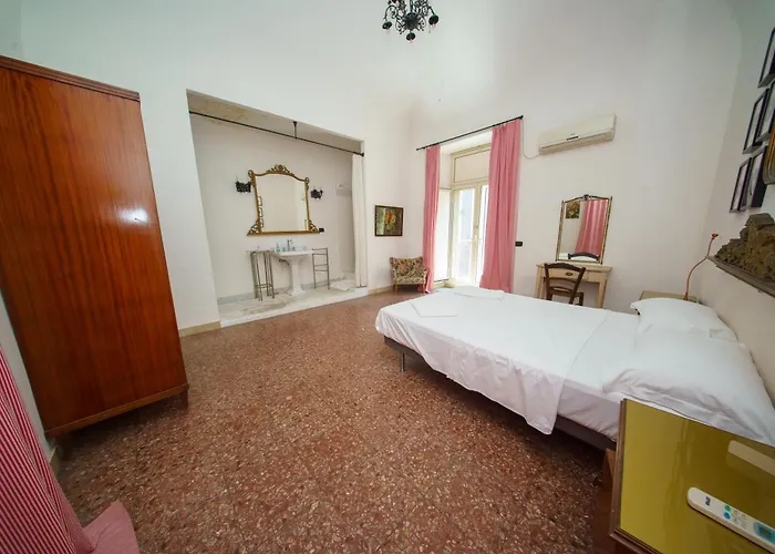 In Centro Con Terrazzo Per 11 Persone